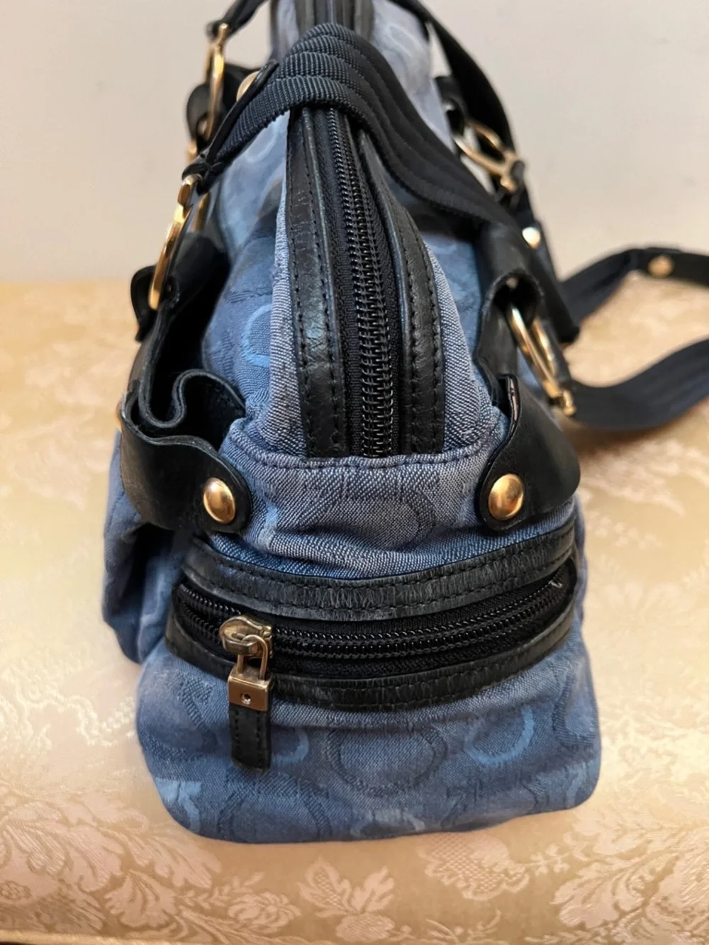 SALVATORE FERRAGAMO JEAN BAG - Picture 3 of 11
